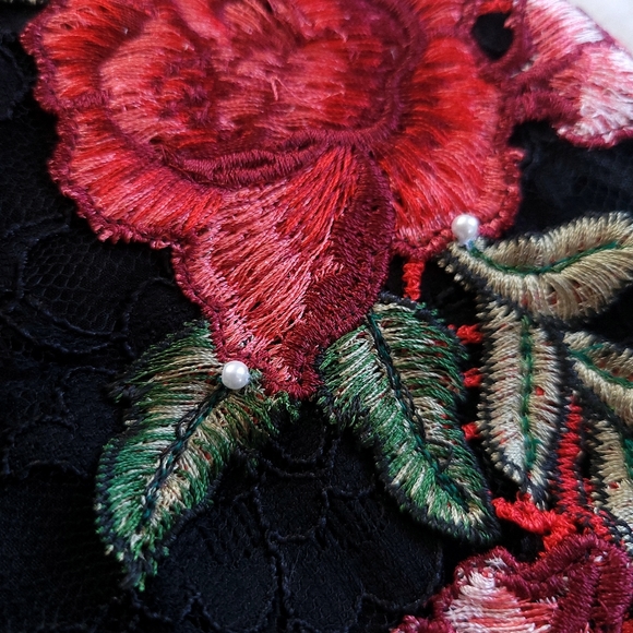 Vintage Gold Victoria Secret Dark Floral Embroidered Roses Lace Pearl Bodysuit - Picture 12 of 16